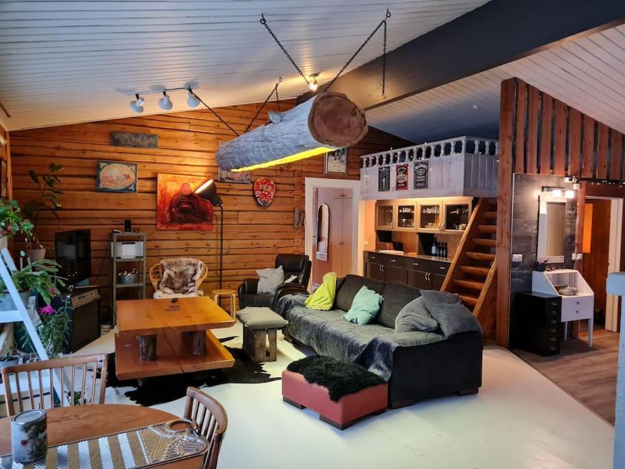 Nauti Luonnon Rauhasta Jataniemen Uittotuvassa. Holiday home Kajaani